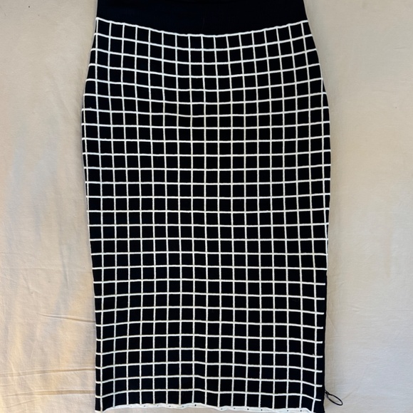 Akris Punto Black & White Grid Knit Pencil Skirt – Size 8 - Picture 2 of 11